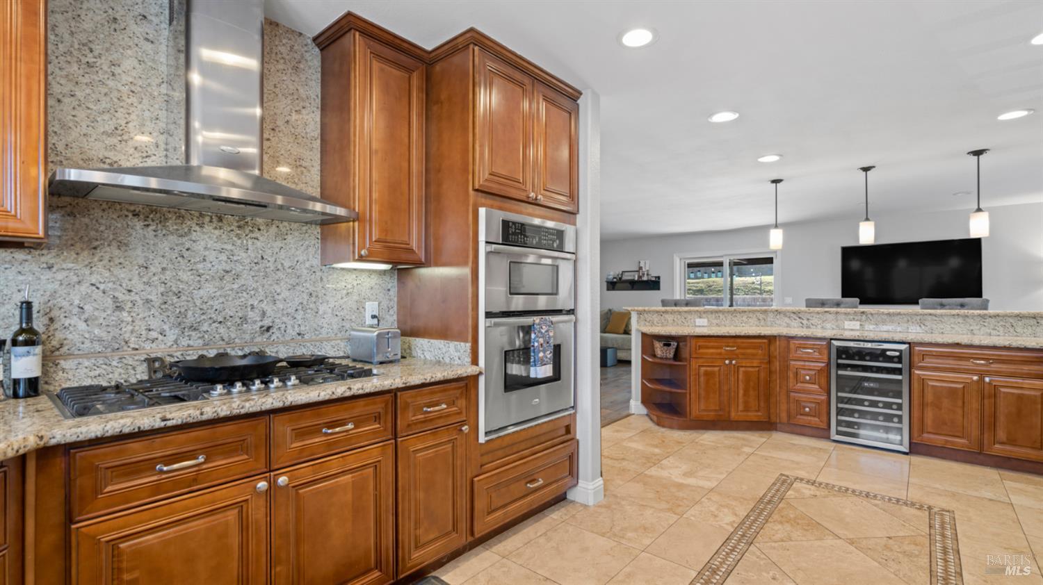 Detail Gallery Image 22 of 98 For 220 Hidden Valley Ln, Vacaville,  CA 95688 - 3 Beds | 2/1 Baths