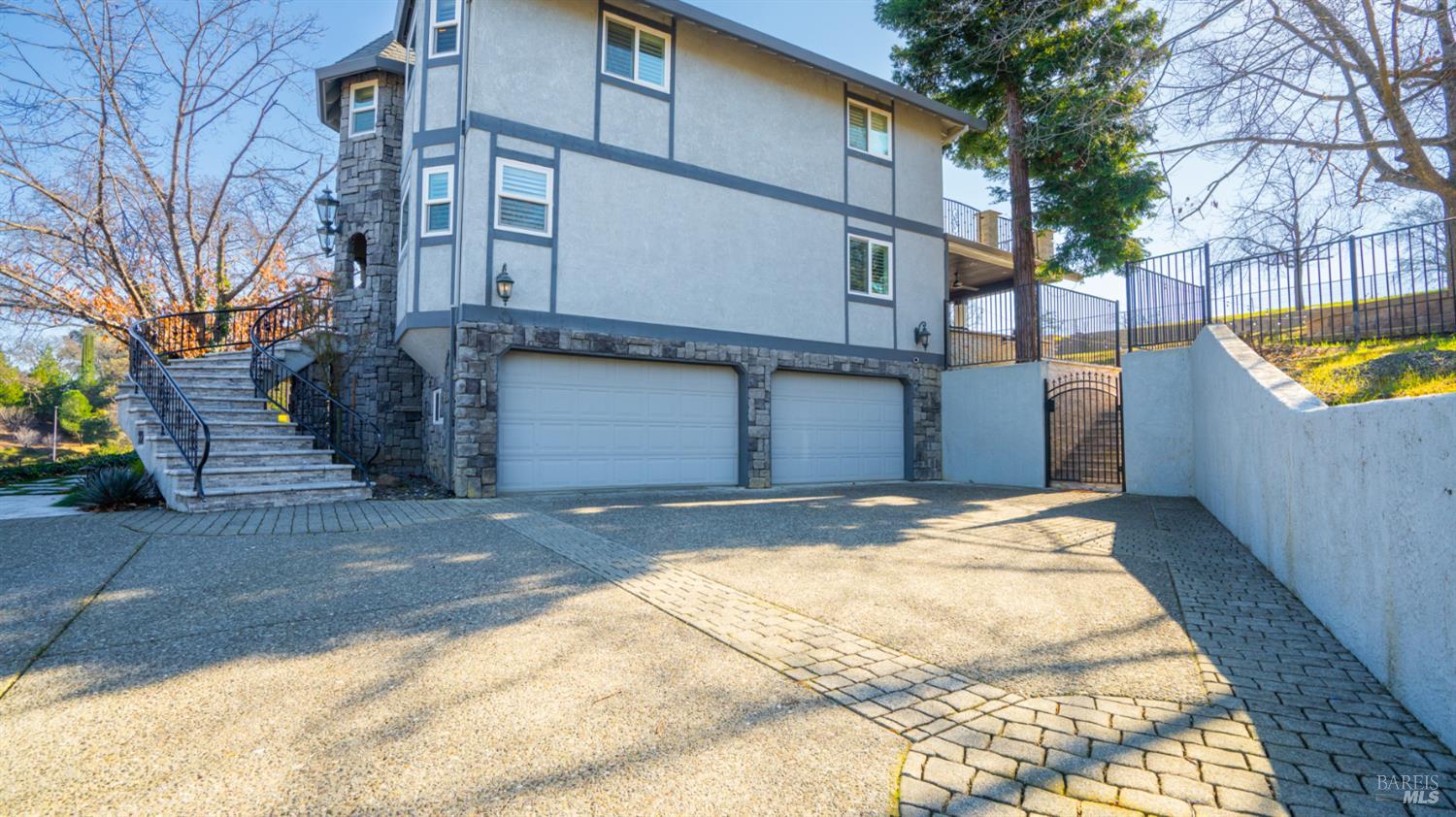 Detail Gallery Image 6 of 98 For 220 Hidden Valley Ln, Vacaville,  CA 95688 - 3 Beds | 2/1 Baths