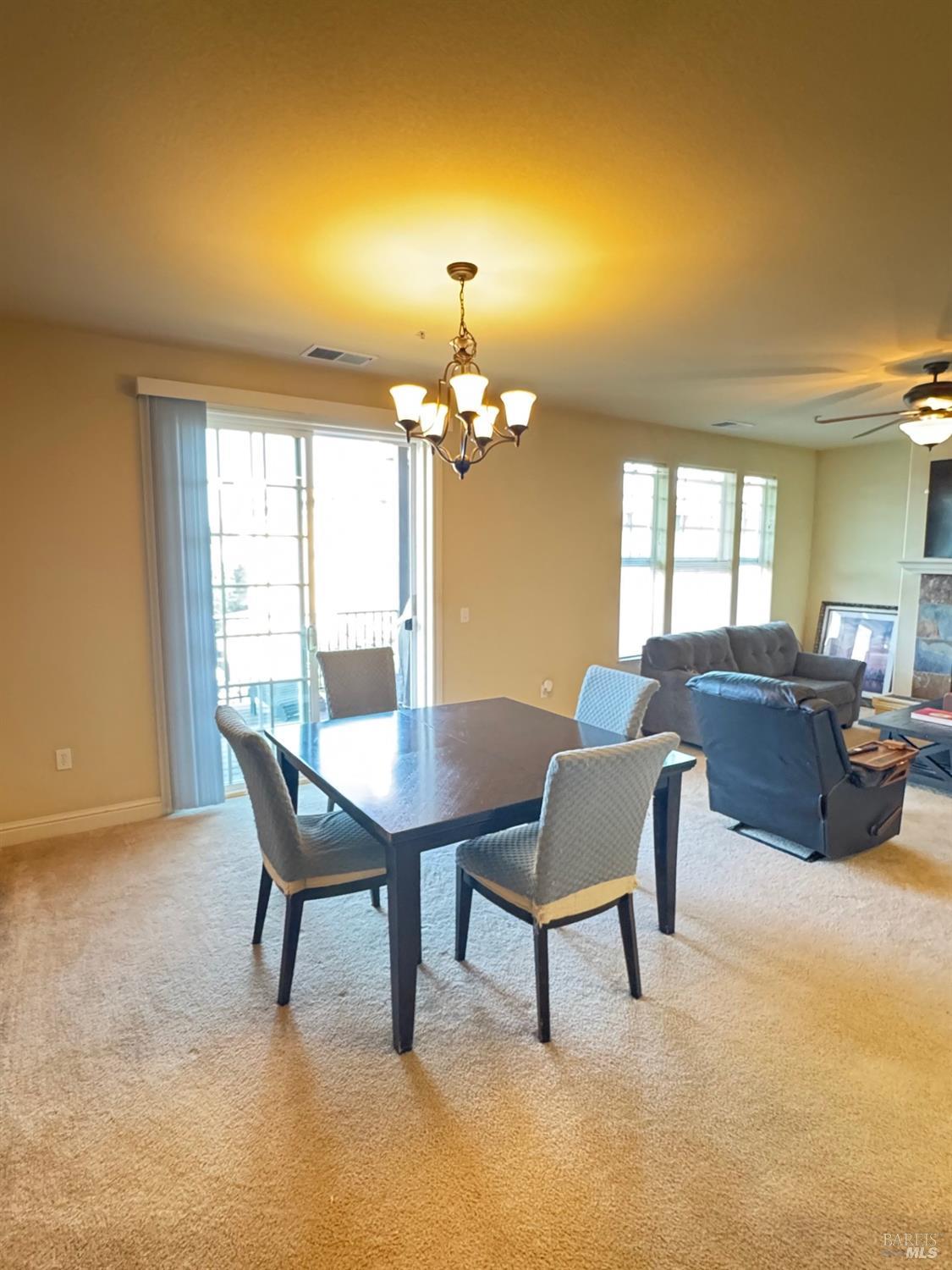 Detail Gallery Image 3 of 20 For 202 Johnson St, Windsor,  CA 95492 - 2 Beds | 2 Baths