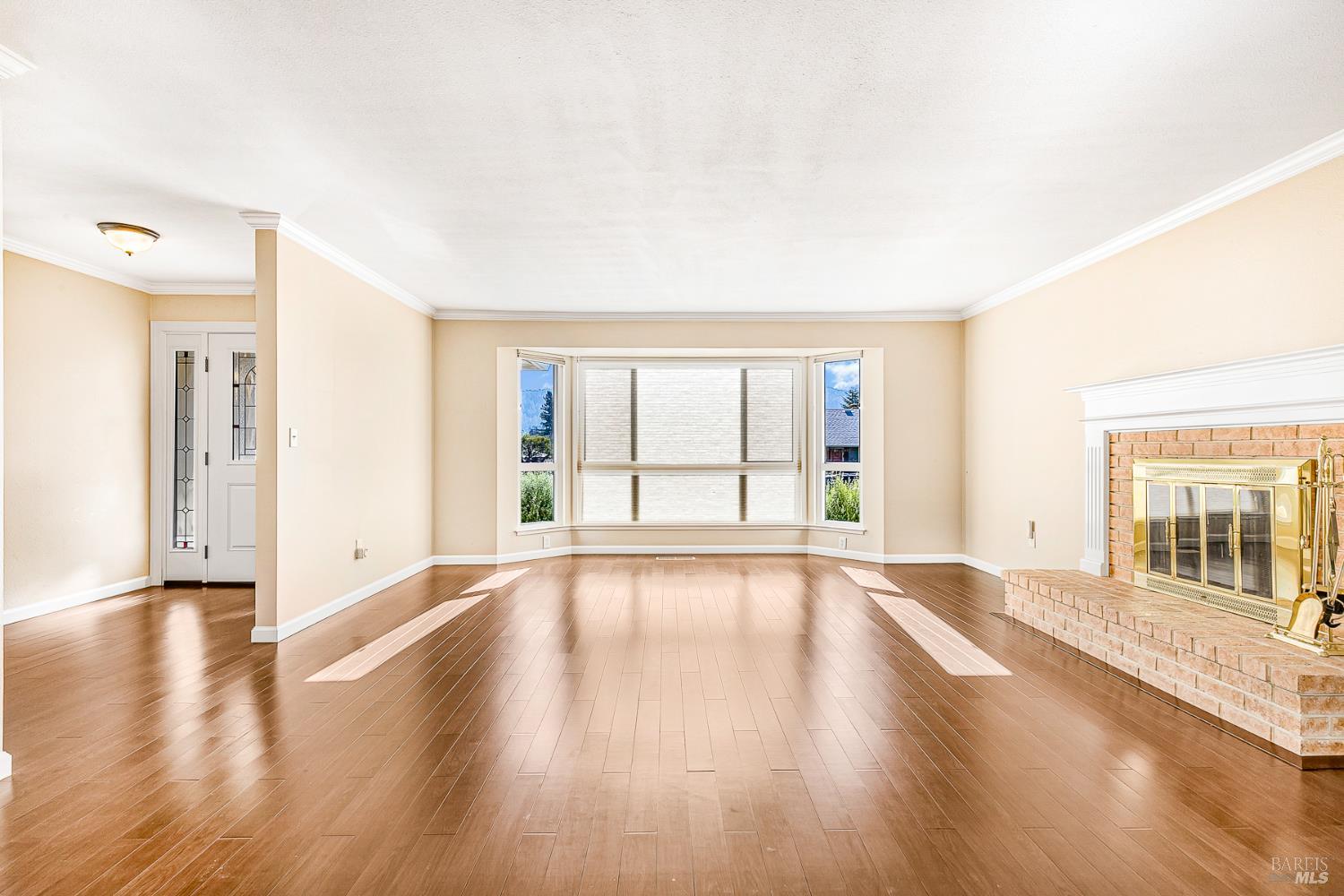 Detail Gallery Image 5 of 41 For 8902 Oak Trail Dr, Santa Rosa,  CA 95409 - 3 Beds | 2 Baths