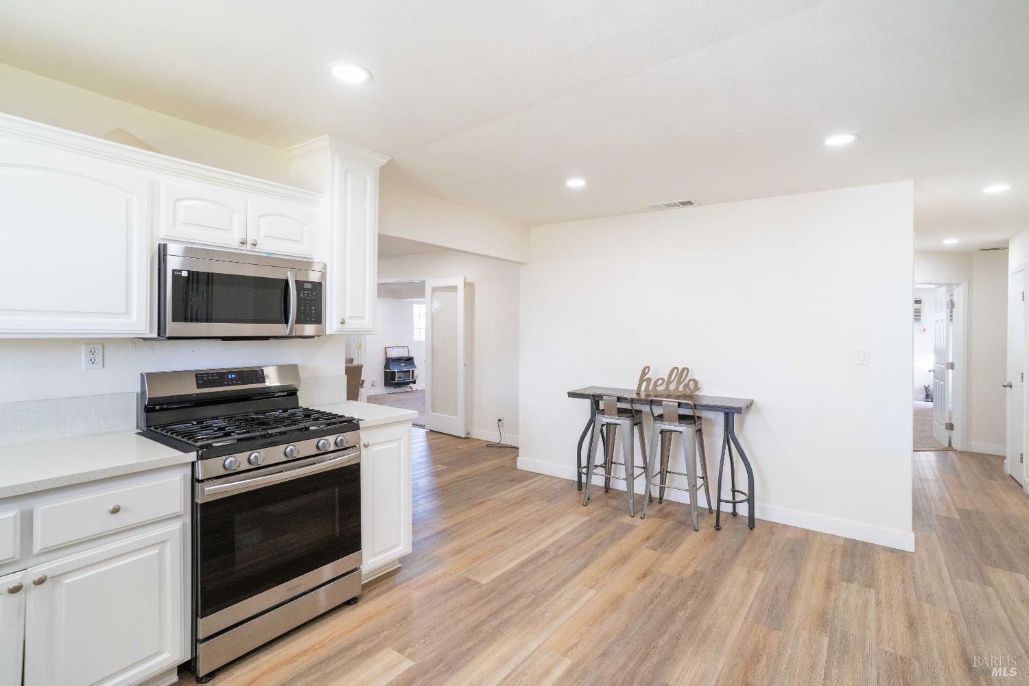 Detail Gallery Image 9 of 26 For 800 N Washington St, Dixon,  CA 95620 - 3 Beds | 2 Baths