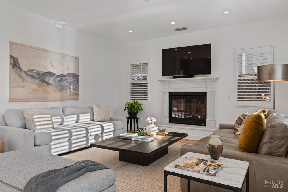 Detail Gallery Image 20 of 72 For 280 Pacific Heights Dr, Santa Rosa,  CA 95403 - 4 Beds | 3/1 Baths