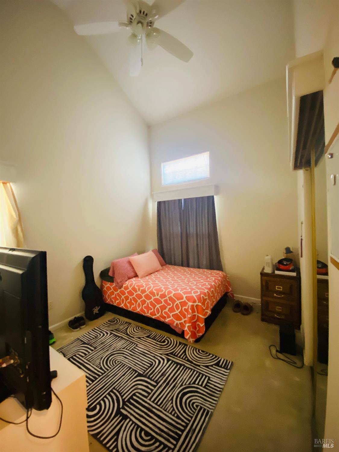 Detail Gallery Image 15 of 27 For 17905 Bunker Rd, Hidden Valley Lake,  CA 95467 - 3 Beds | 2/1 Baths