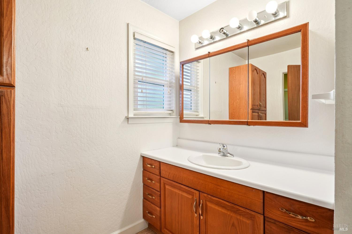 Detail Gallery Image 22 of 49 For 324 Woodside Cir, Vacaville,  CA 95688 - 3 Beds | 2 Baths