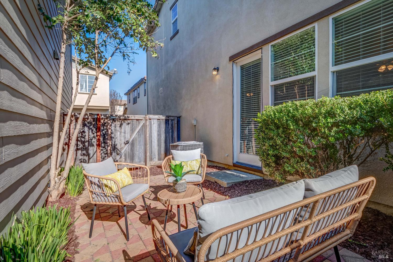 Detail Gallery Image 29 of 35 For 1652 Glenmore Dr, Fairfield,  CA 94533 - 3 Beds | 2/1 Baths