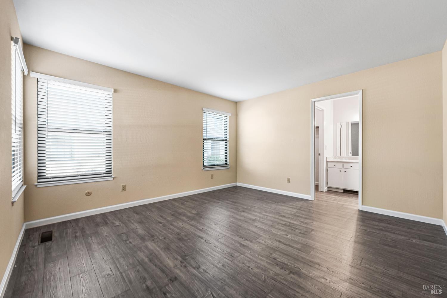 Detail Gallery Image 22 of 36 For 1220 North St, Santa Rosa,  CA 95404 - 2 Beds | 2 Baths