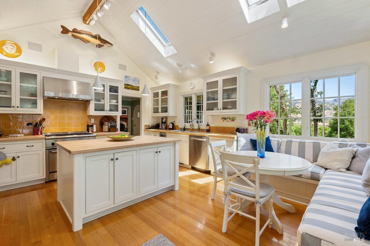 Detail Gallery Image 14 of 47 For 3227 State Highway 128 Hwy, Calistoga,  CA 94515 - 2 Beds | 2 Baths