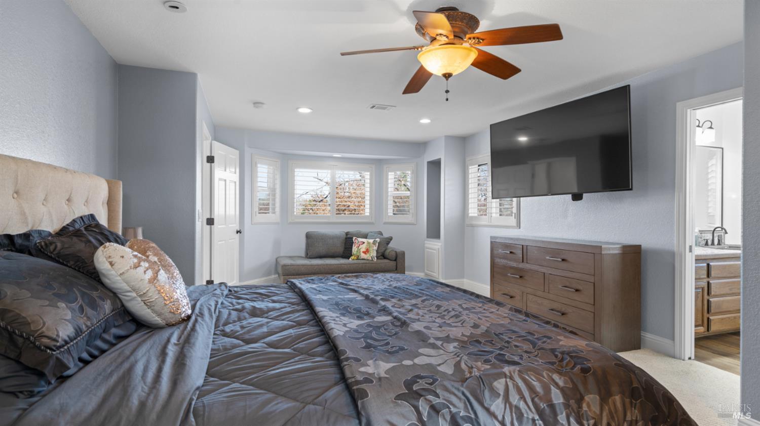 Detail Gallery Image 37 of 98 For 220 Hidden Valley Ln, Vacaville,  CA 95688 - 3 Beds | 2/1 Baths