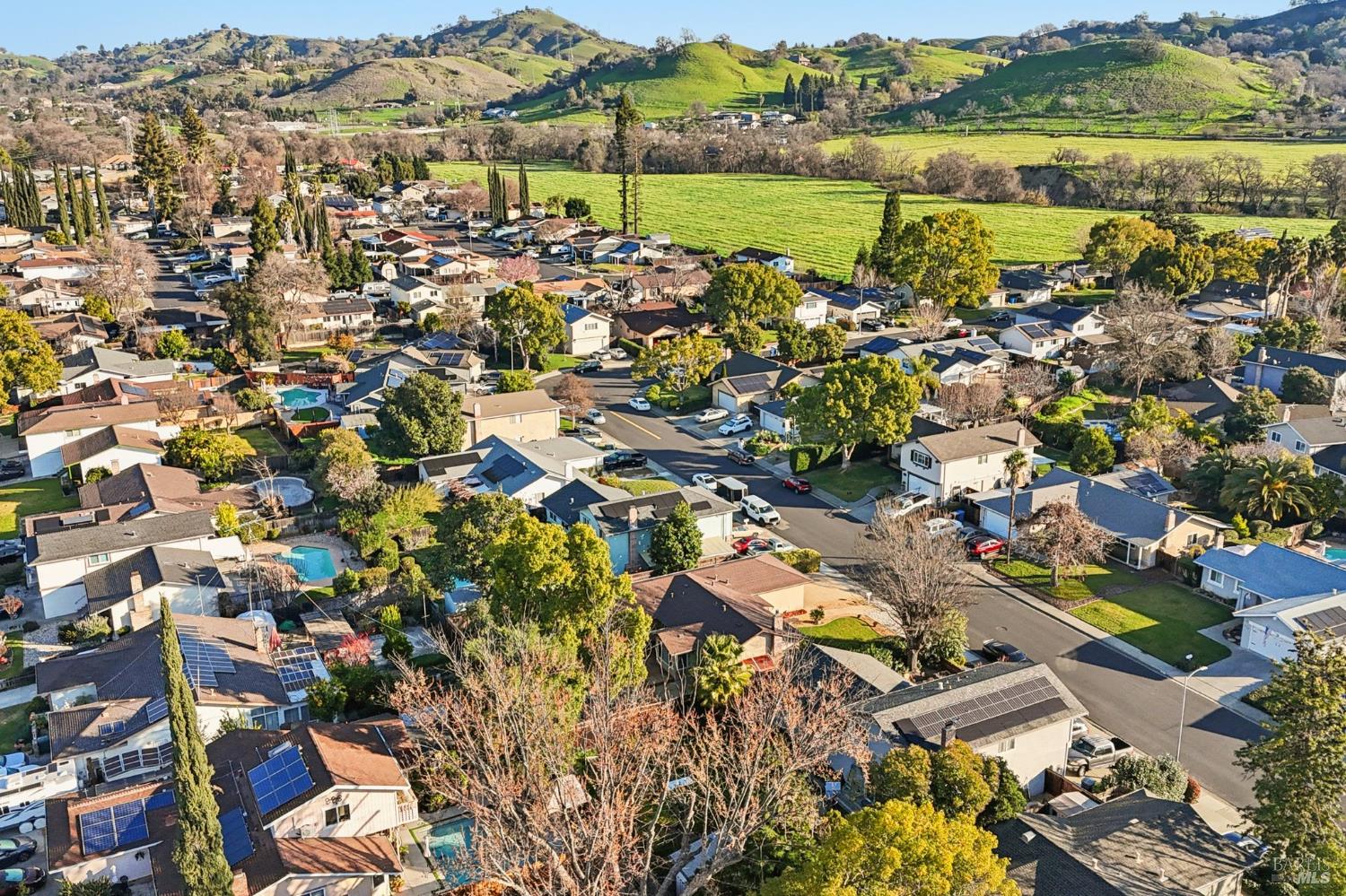 Detail Gallery Image 43 of 49 For 324 Woodside Cir, Vacaville,  CA 95688 - 3 Beds | 2 Baths