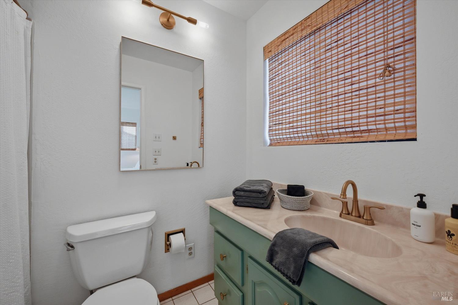 Detail Gallery Image 19 of 55 For 10727 E Highway 20 Unkn, Clearlake Oaks,  CA 95423 - 3 Beds | 3 Baths