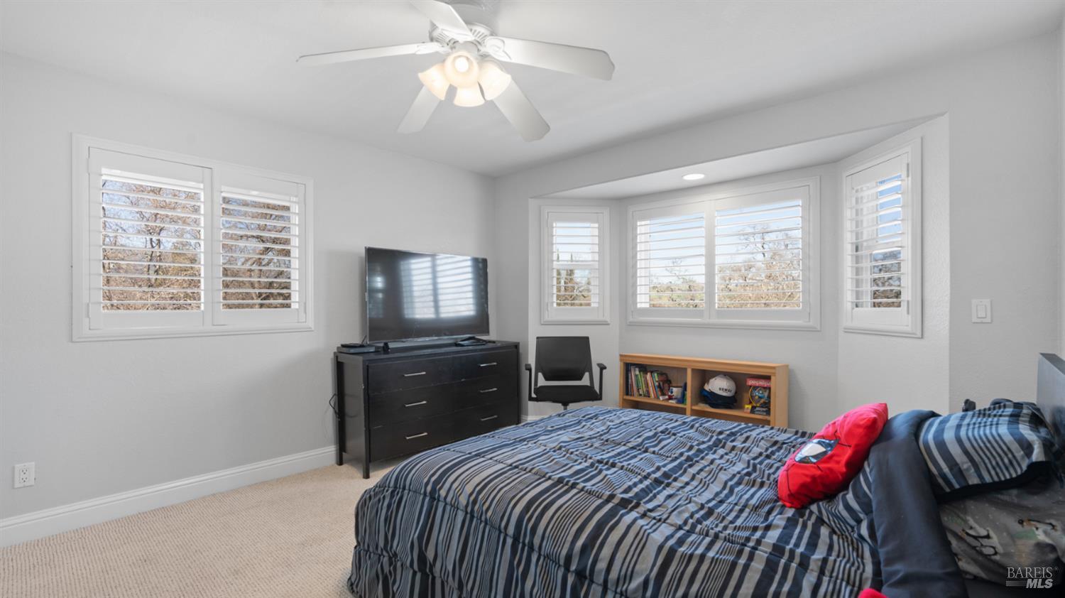 Detail Gallery Image 31 of 98 For 220 Hidden Valley Ln, Vacaville,  CA 95688 - 3 Beds | 2/1 Baths