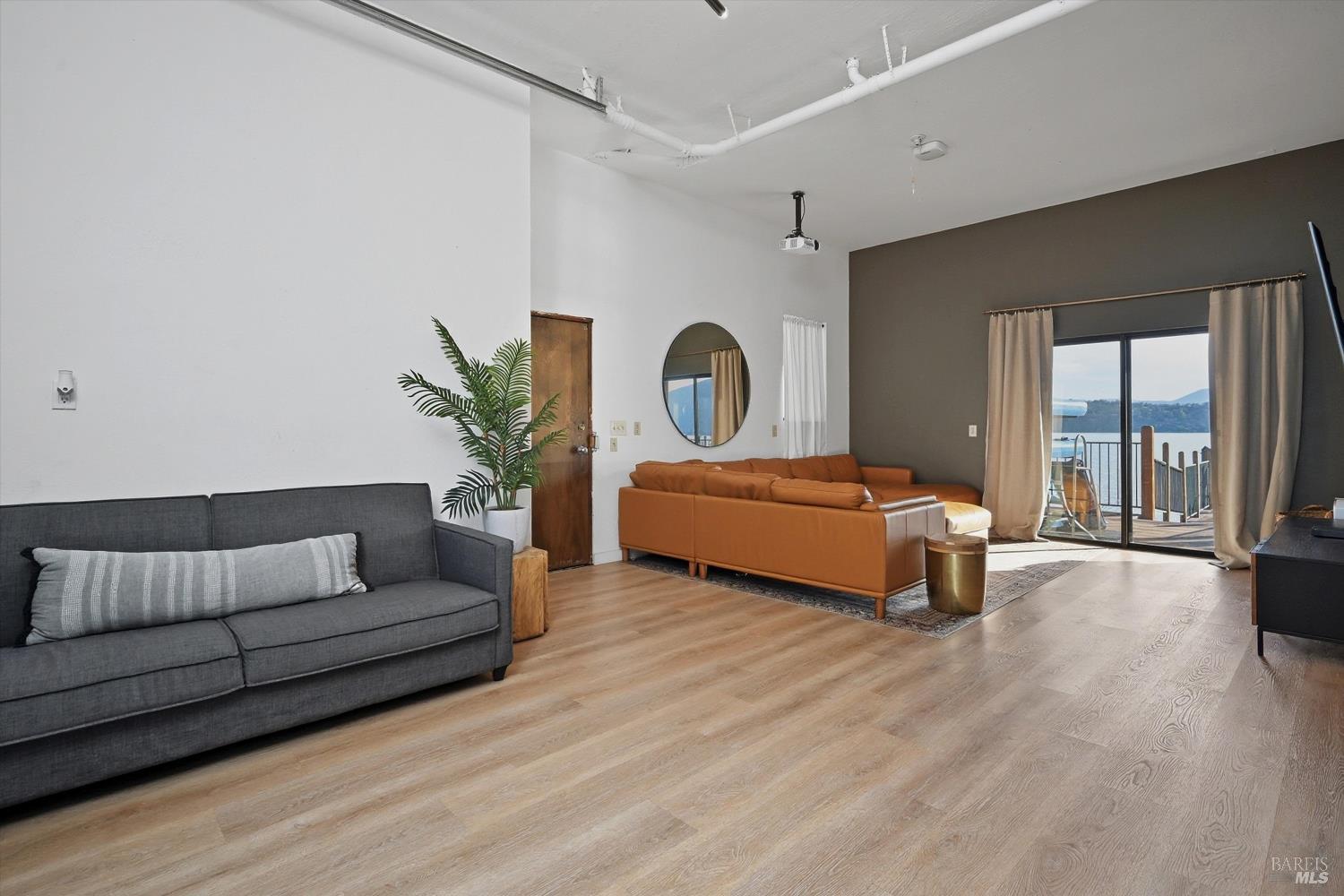 Detail Gallery Image 24 of 55 For 10727 E Highway 20 Unkn, Clearlake Oaks,  CA 95423 - 3 Beds | 3 Baths