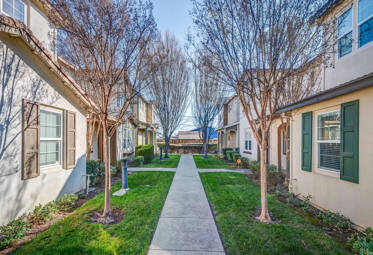 Detail Gallery Image 6 of 38 For 1660 Glenmore Dr, Fairfield,  CA 94533 - 4 Beds | 2/1 Baths