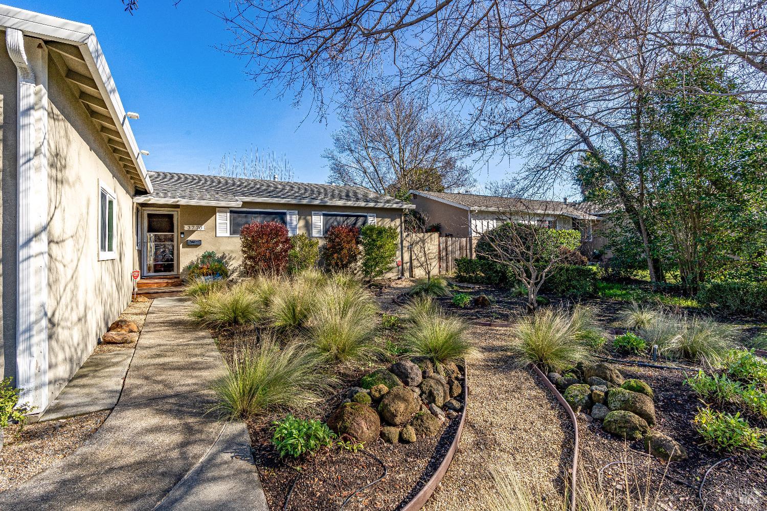 Detail Gallery Image 4 of 33 For 3770 Dover St, Napa,  CA 94558 - 3 Beds | 2 Baths