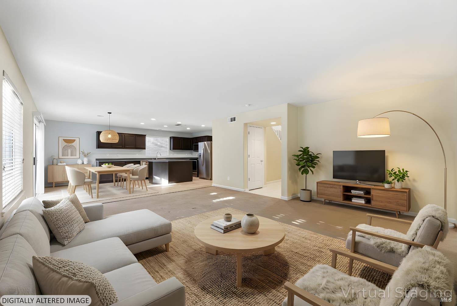 Detail Gallery Image 4 of 59 For 4595 Avondale Cir, Fairfield,  CA 94533 - 5 Beds | 2/1 Baths