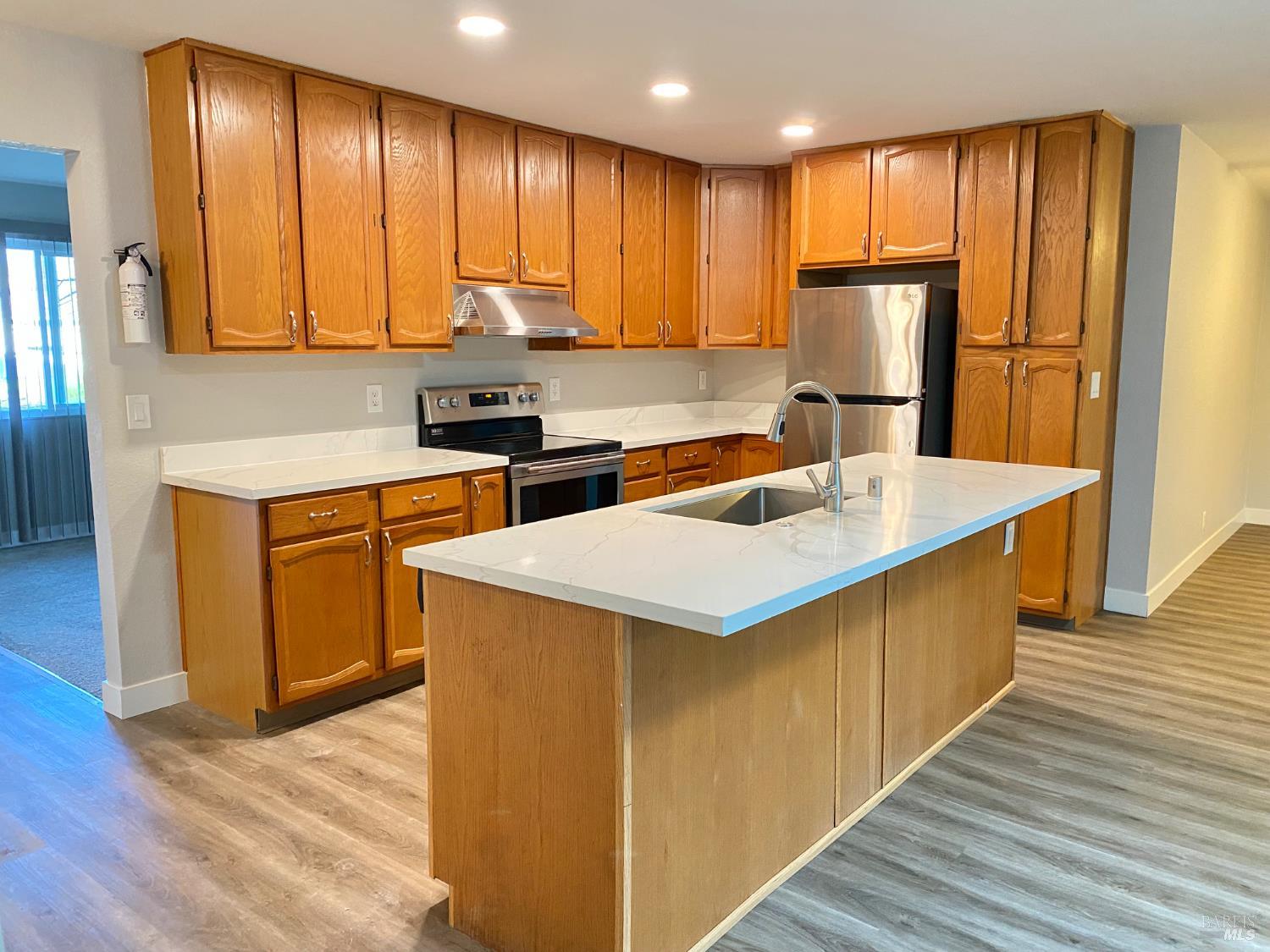 Detail Gallery Image 6 of 26 For 849 Finch Way, Fairfield,  CA 94533 - 3 Beds | 2 Baths