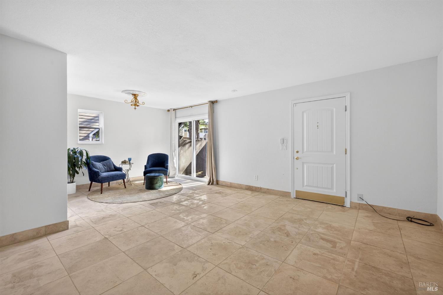 Detail Gallery Image 5 of 31 For 2141 W Steele Ln, Santa Rosa,  CA 95403 - 2 Beds | 1/1 Baths