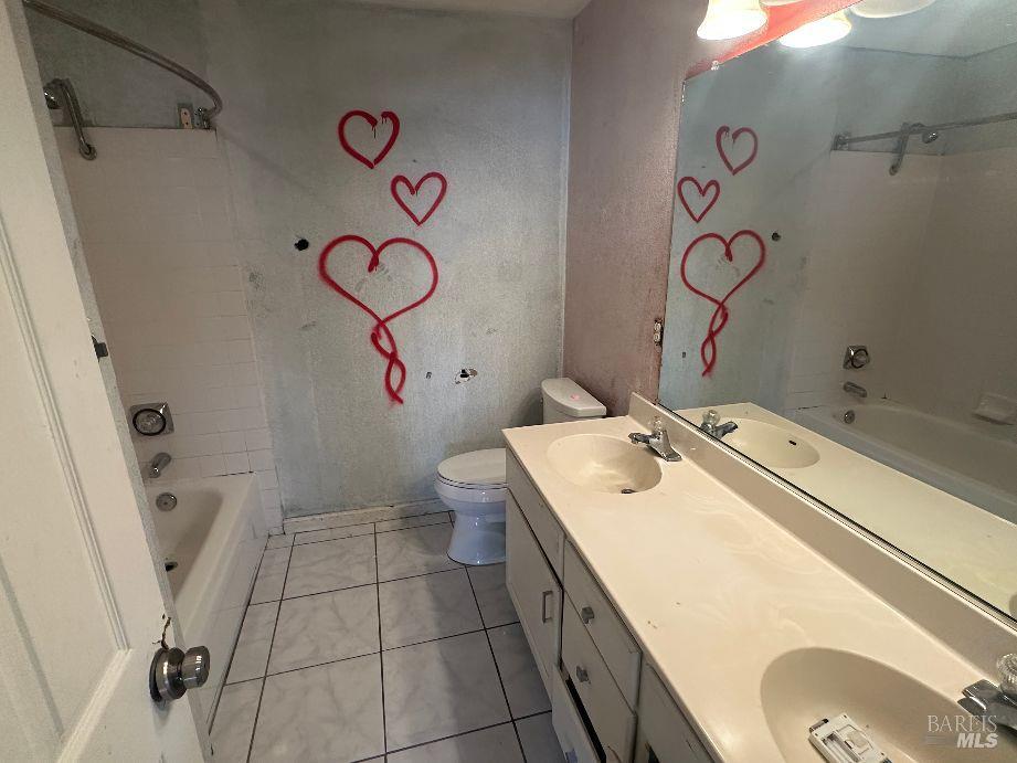 Detail Gallery Image 12 of 21 For 2163 Garnet Cir, Vallejo,  CA 94591 - 4 Beds | 2 Baths