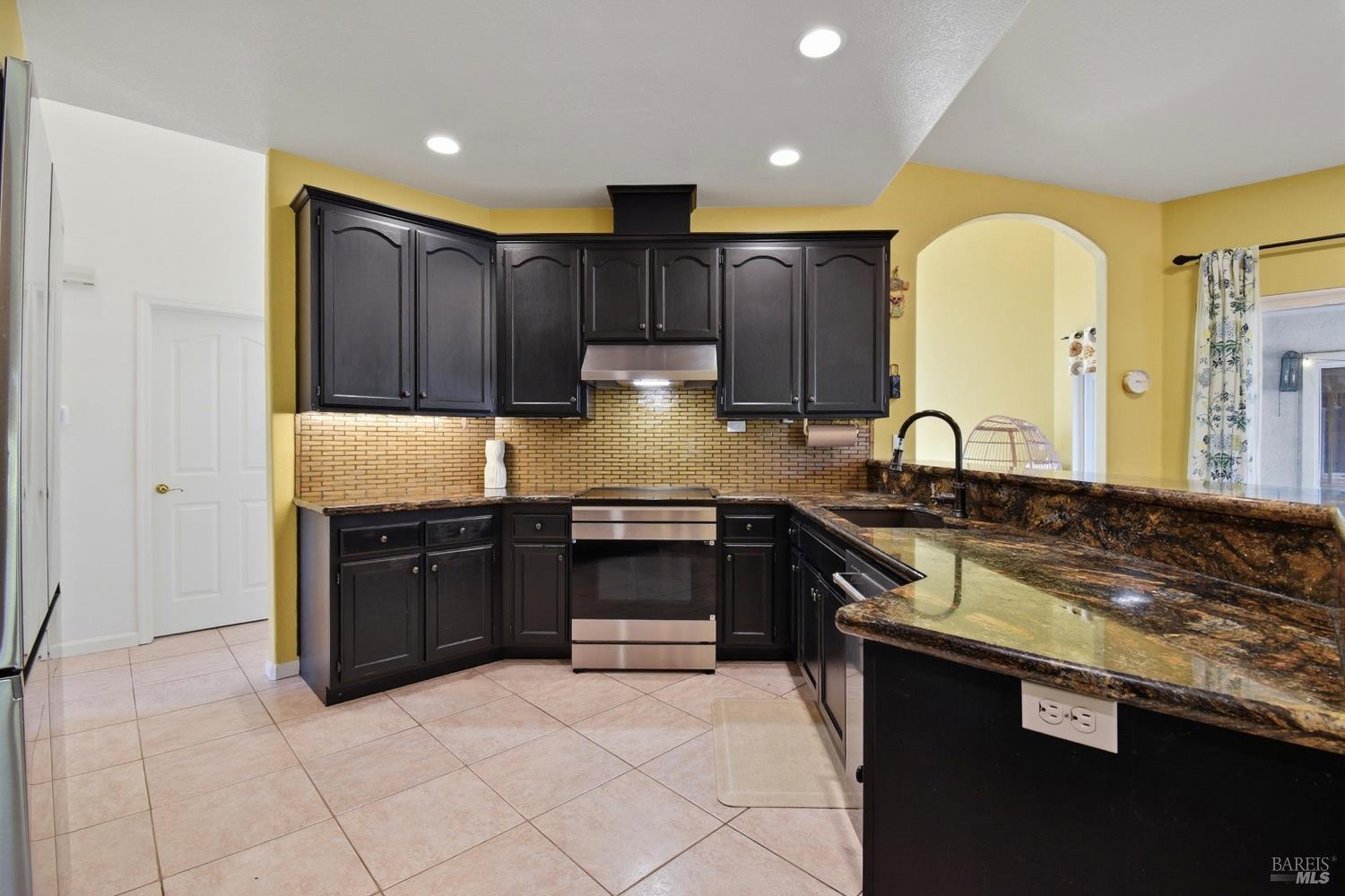 Detail Gallery Image 12 of 39 For 5828 Owl Hill Ave, Santa Rosa,  CA 95409 - 4 Beds | 3/1 Baths