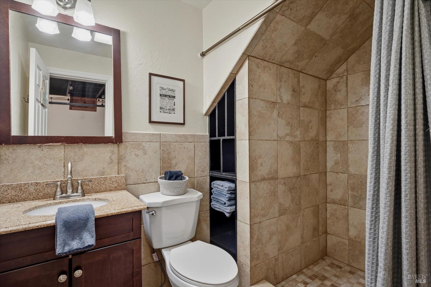 Detail Gallery Image 23 of 55 For 10727 E Highway 20 Unkn, Clearlake Oaks,  CA 95423 - 3 Beds | 3 Baths