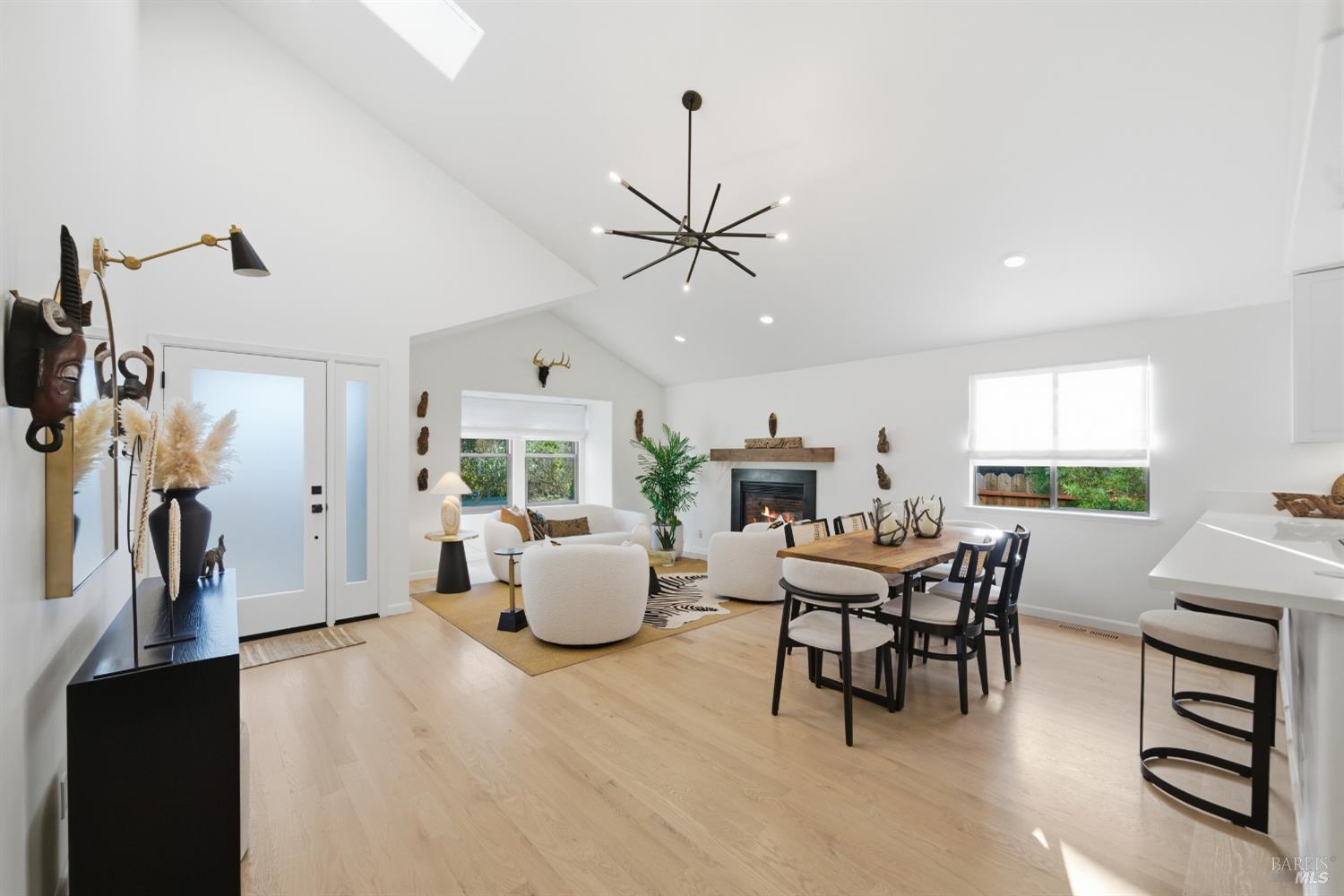 Detail Gallery Image 7 of 49 For 827 Verano Ave, Sonoma,  CA 95476 - 3 Beds | 2 Baths