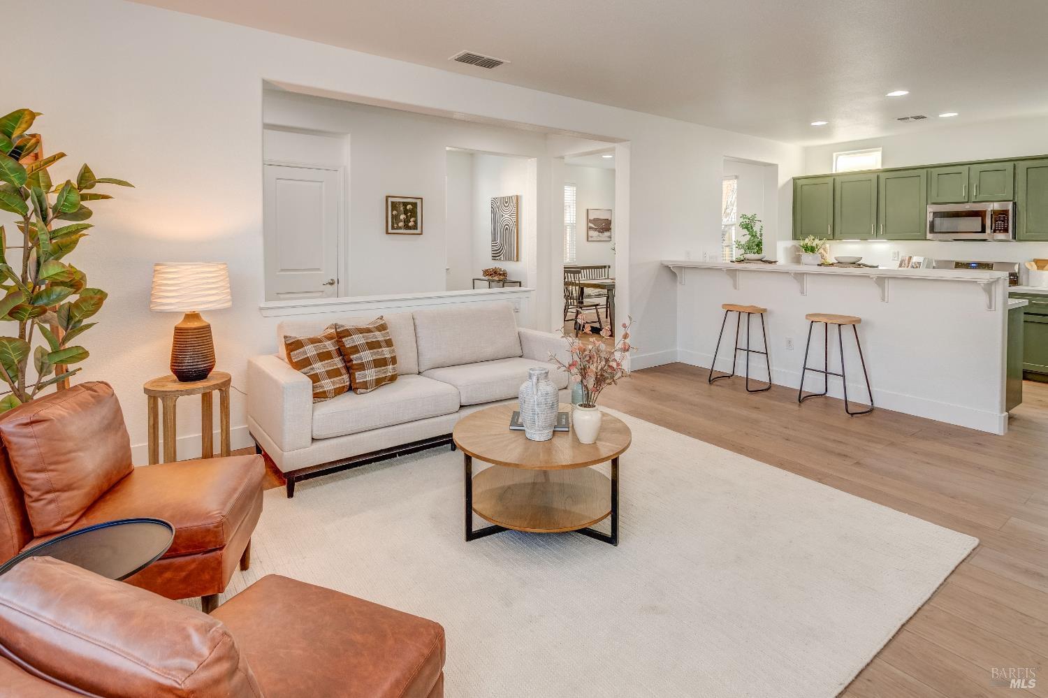 Detail Gallery Image 11 of 38 For 1660 Glenmore Dr, Fairfield,  CA 94533 - 4 Beds | 2/1 Baths