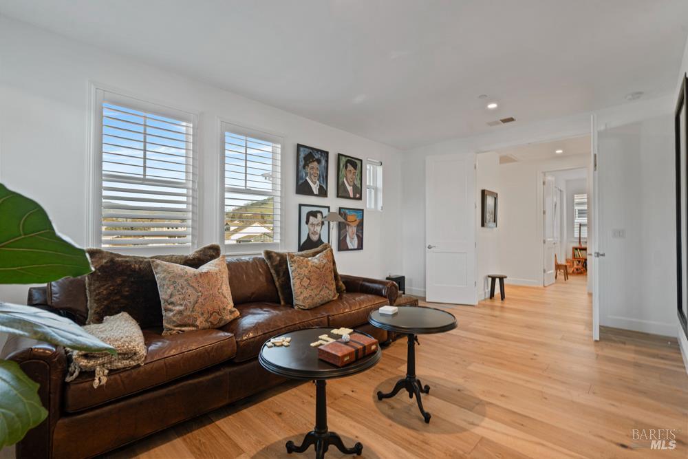 Detail Gallery Image 29 of 72 For 280 Pacific Heights Dr, Santa Rosa,  CA 95403 - 4 Beds | 3/1 Baths