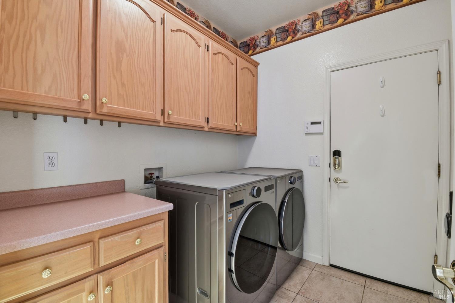 Detail Gallery Image 31 of 39 For 5828 Owl Hill Ave, Santa Rosa,  CA 95409 - 4 Beds | 3/1 Baths