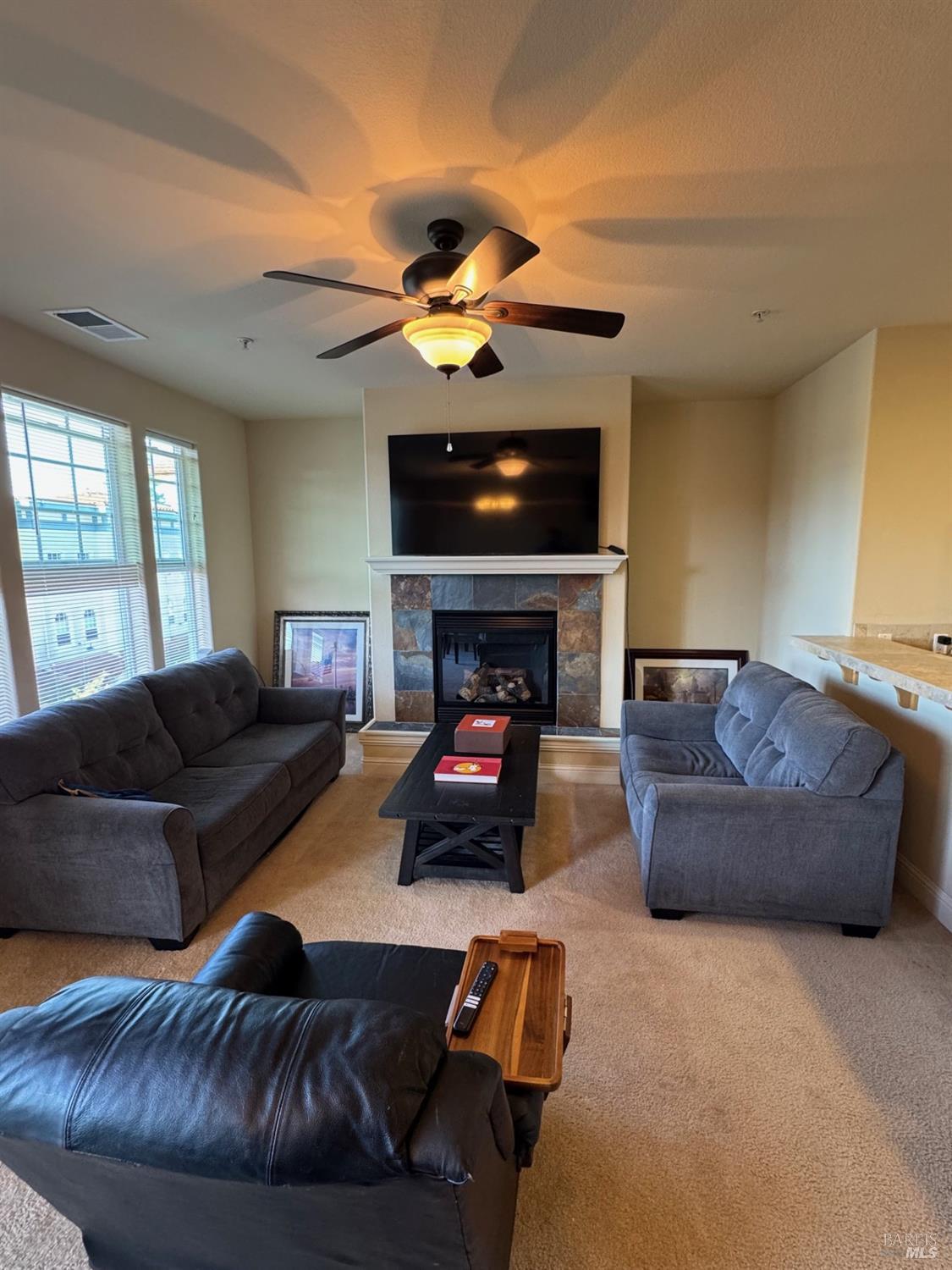 Detail Gallery Image 2 of 20 For 202 Johnson St, Windsor,  CA 95492 - 2 Beds | 2 Baths