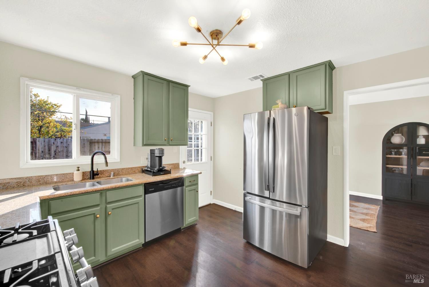 Detail Gallery Image 24 of 56 For 1837 Vermont St, Fairfield,  CA 94533 - 3 Beds | 1 Baths