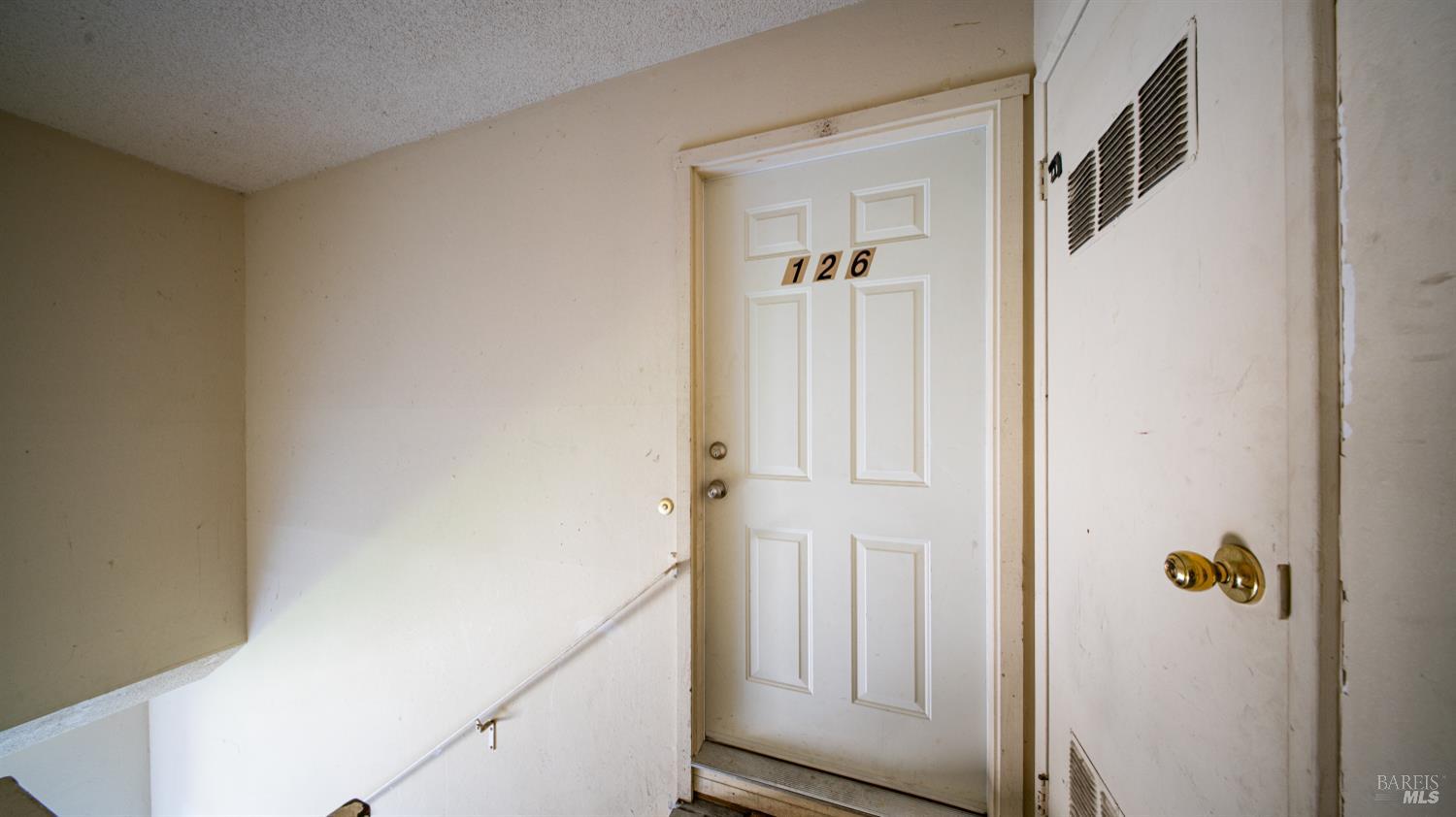 Detail Gallery Image 2 of 16 For 300 Stony Point Rd #126,  Santa Rosa,  CA 95401 - 2 Beds | 1 Baths