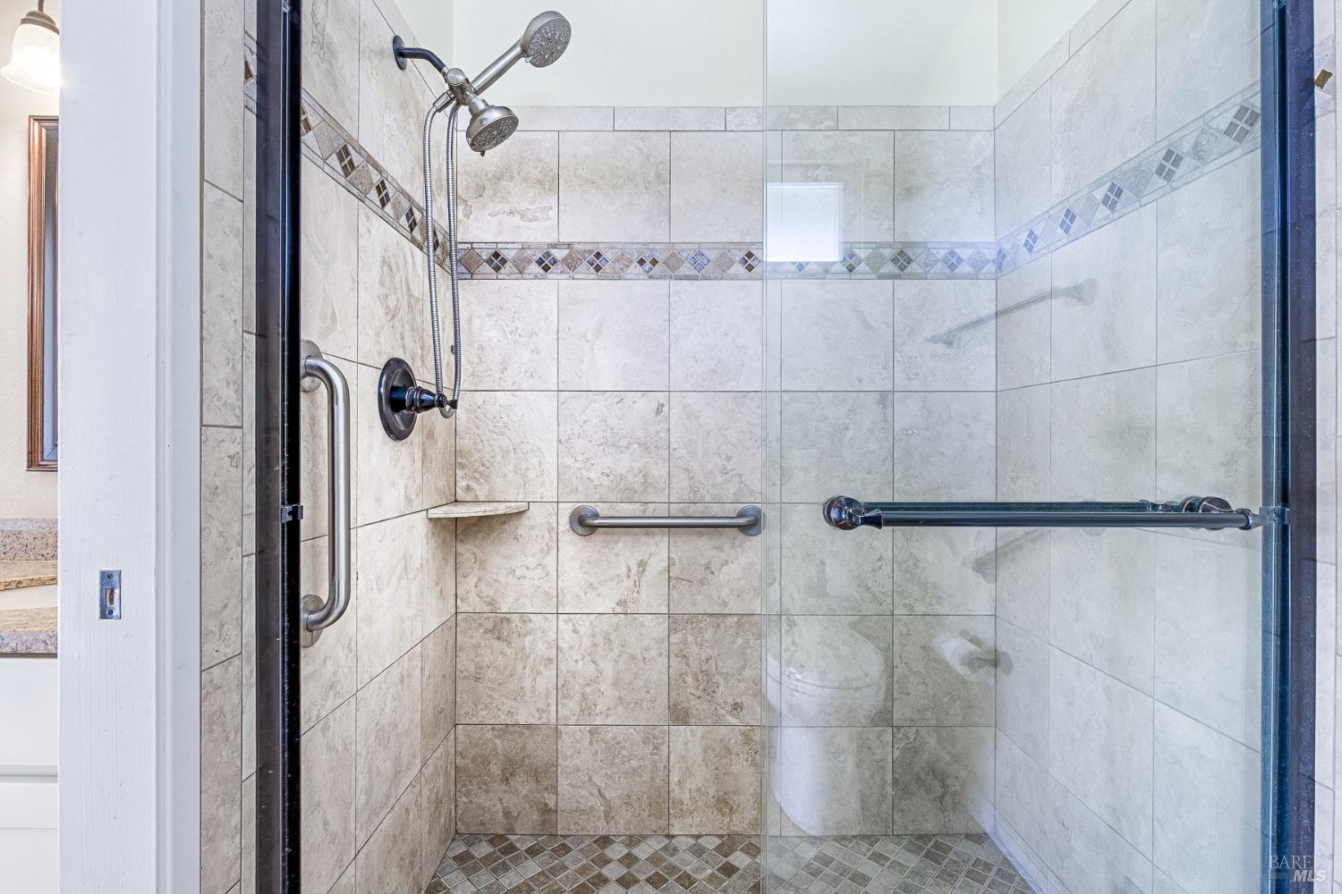 Detail Gallery Image 12 of 41 For 8902 Oak Trail Dr, Santa Rosa,  CA 95409 - 3 Beds | 2 Baths