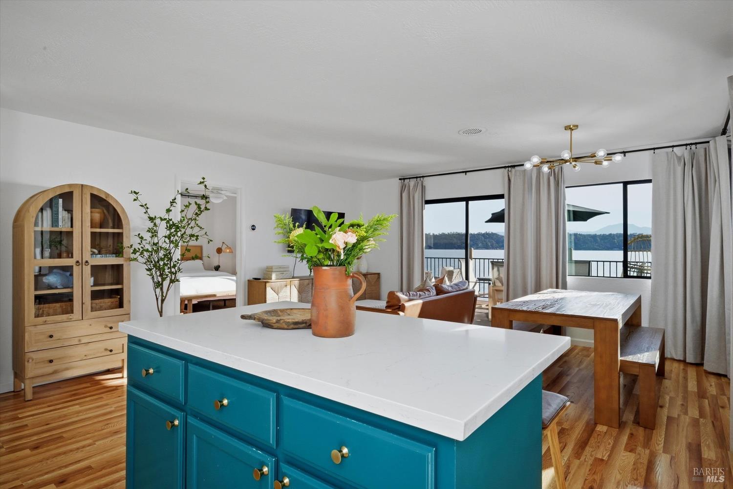 Detail Gallery Image 12 of 55 For 10727 E Highway 20 Unkn, Clearlake Oaks,  CA 95423 - 3 Beds | 3 Baths