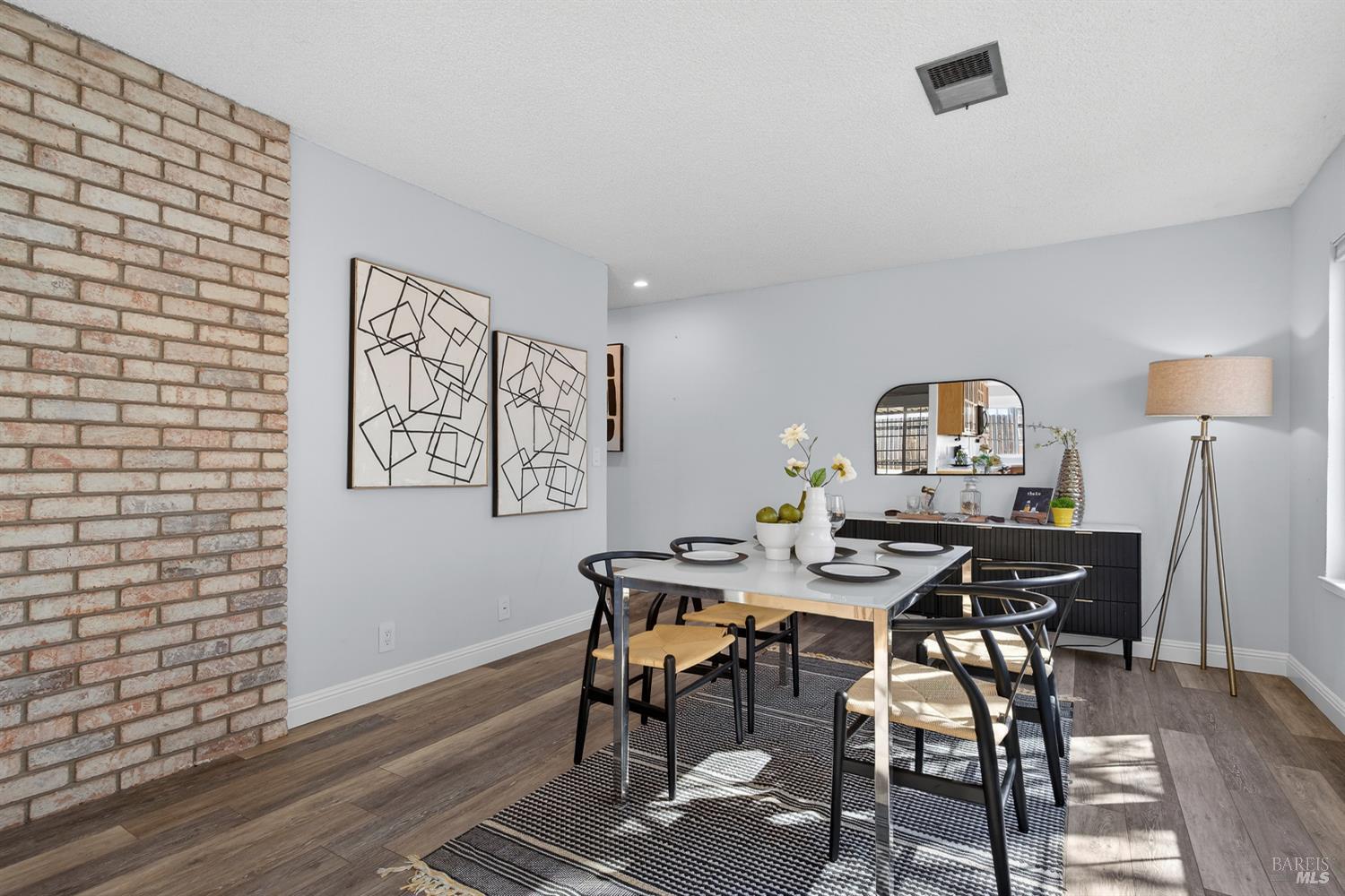 Detail Gallery Image 17 of 70 For 432 Chelsea Way, Fairfield,  CA 94533 - 4 Beds | 2 Baths