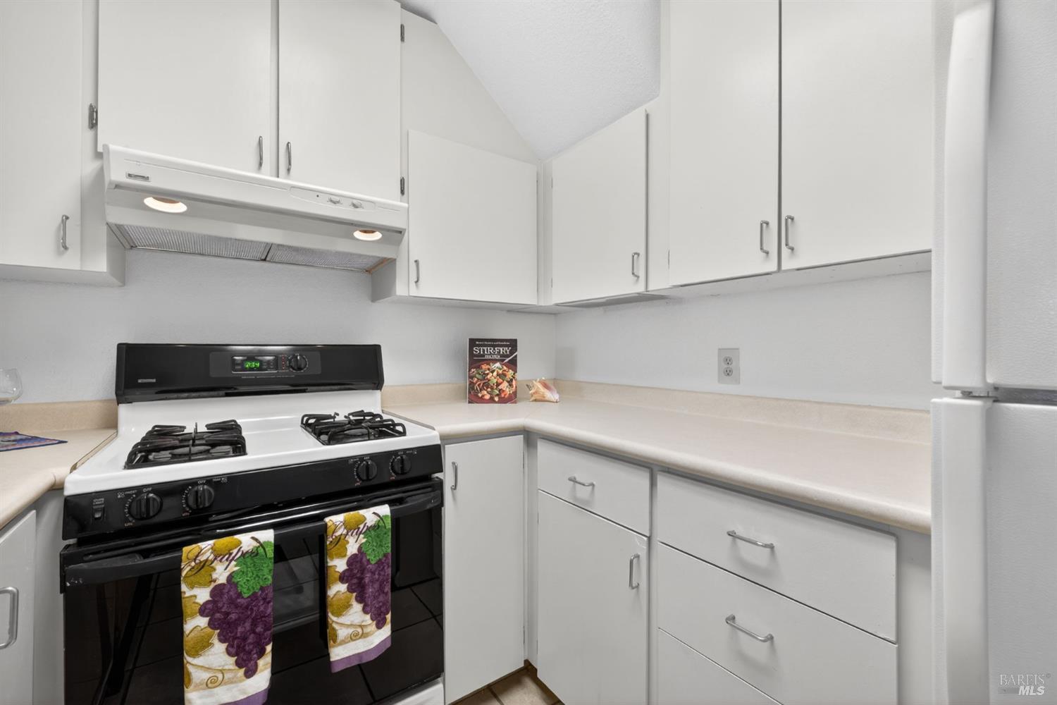 Detail Gallery Image 7 of 32 For 7733 Camino Colegio Unkn, Rohnert Park,  CA 94928 - 2 Beds | 2 Baths