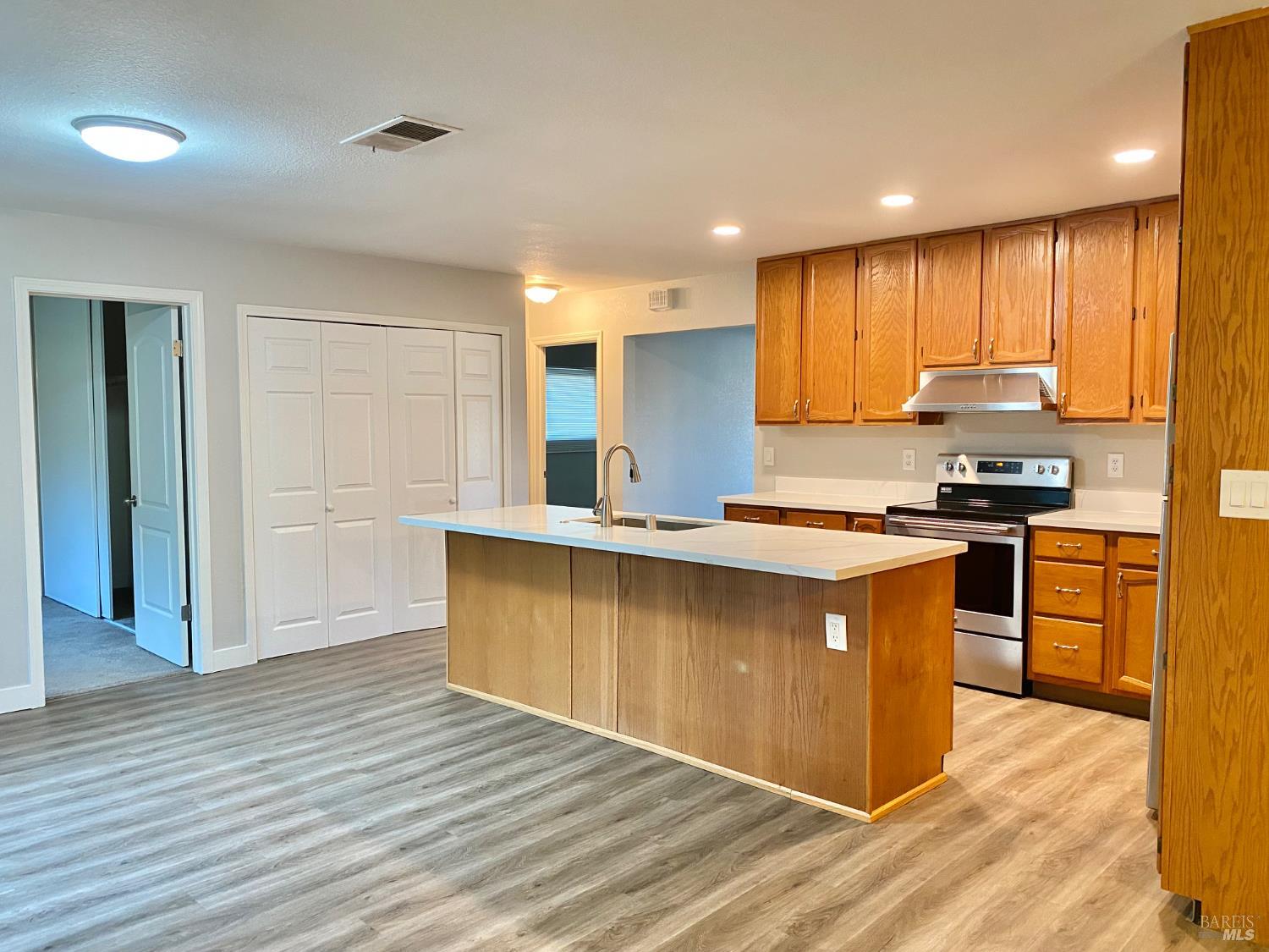 Detail Gallery Image 8 of 26 For 849 Finch Way, Fairfield,  CA 94533 - 3 Beds | 2 Baths