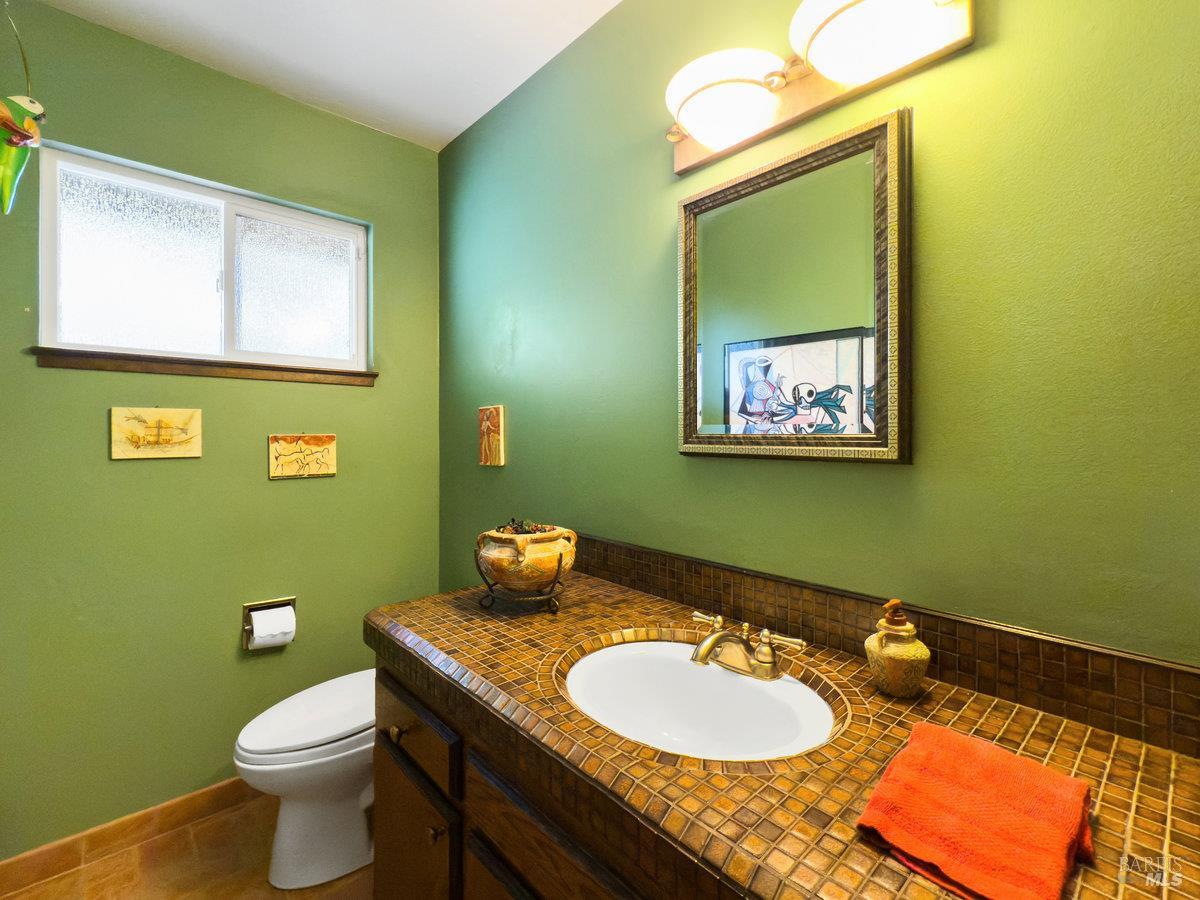 Detail Gallery Image 23 of 41 For 119 Oakmont Ave, San Rafael,  CA 94901 - 4 Beds | 3/1 Baths