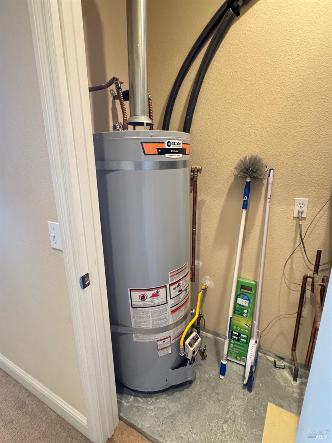 Detail Gallery Image 12 of 20 For 202 Johnson St, Windsor,  CA 95492 - 2 Beds | 2 Baths