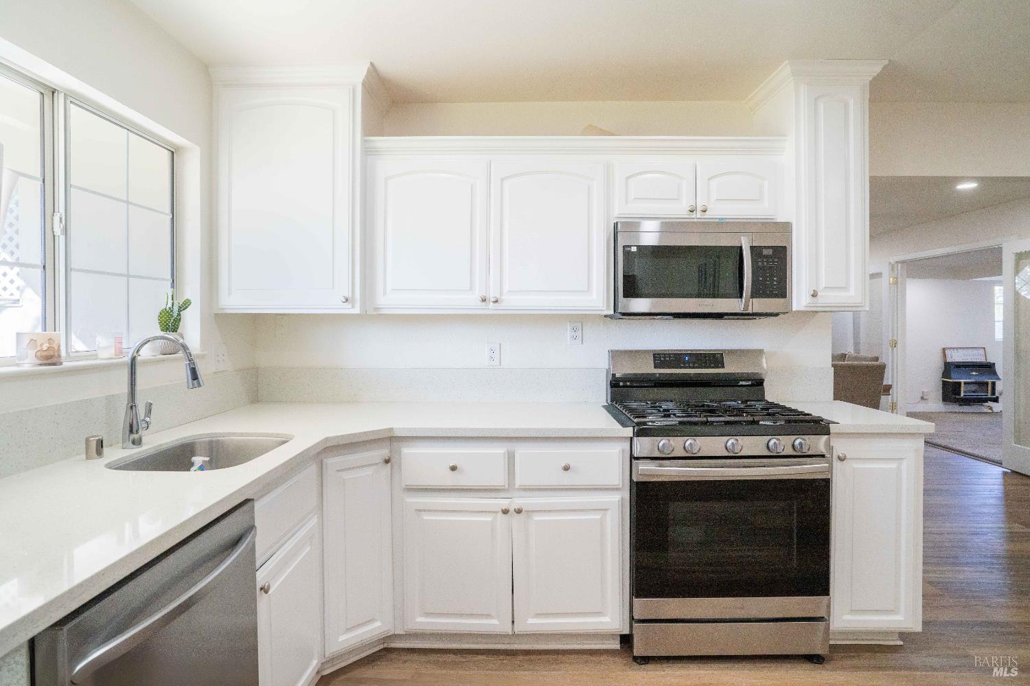 Detail Gallery Image 12 of 26 For 800 N Washington St, Dixon,  CA 95620 - 3 Beds | 2 Baths