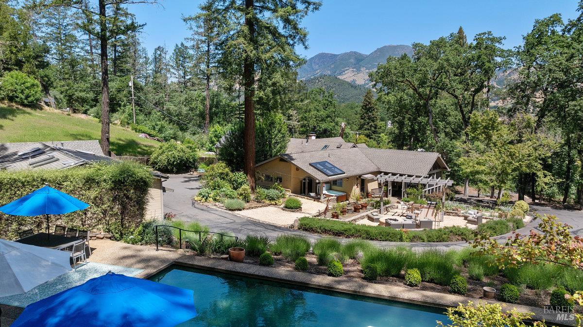 Detail Gallery Image 3 of 47 For 3227 State Highway 128 Hwy, Calistoga,  CA 94515 - 2 Beds | 2 Baths