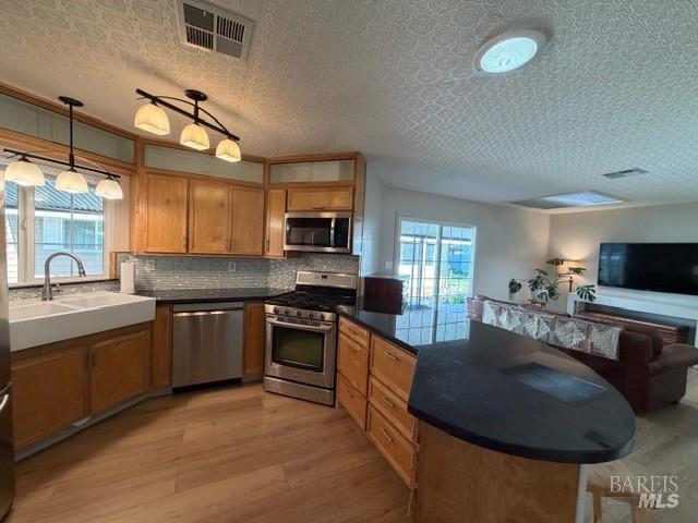 Detail Gallery Image 13 of 25 For 89 Estrella Dr, Santa Rosa,  CA 95403 - 2 Beds | 2 Baths