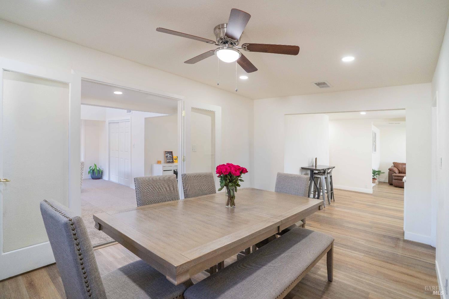 Detail Gallery Image 13 of 26 For 800 N Washington St, Dixon,  CA 95620 - 3 Beds | 2 Baths