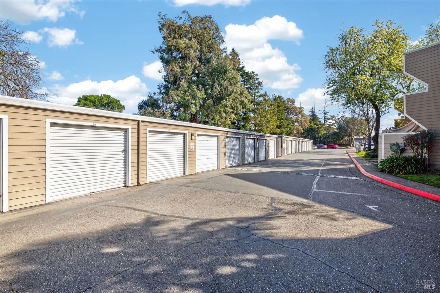 Detail Gallery Image 29 of 31 For 2141 W Steele Ln, Santa Rosa,  CA 95403 - 2 Beds | 1/1 Baths