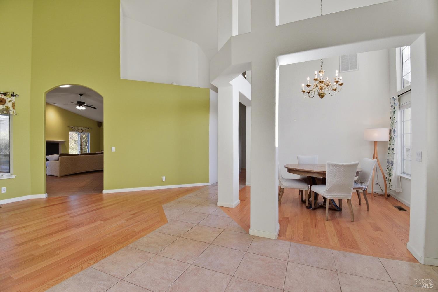 Detail Gallery Image 5 of 39 For 5828 Owl Hill Ave, Santa Rosa,  CA 95409 - 4 Beds | 3/1 Baths