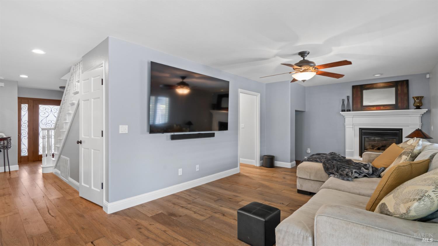 Detail Gallery Image 18 of 98 For 220 Hidden Valley Ln, Vacaville,  CA 95688 - 3 Beds | 2/1 Baths