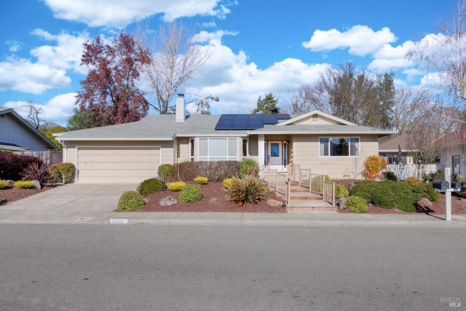 Detail Gallery Image 2 of 41 For 8902 Oak Trail Dr, Santa Rosa,  CA 95409 - 3 Beds | 2 Baths