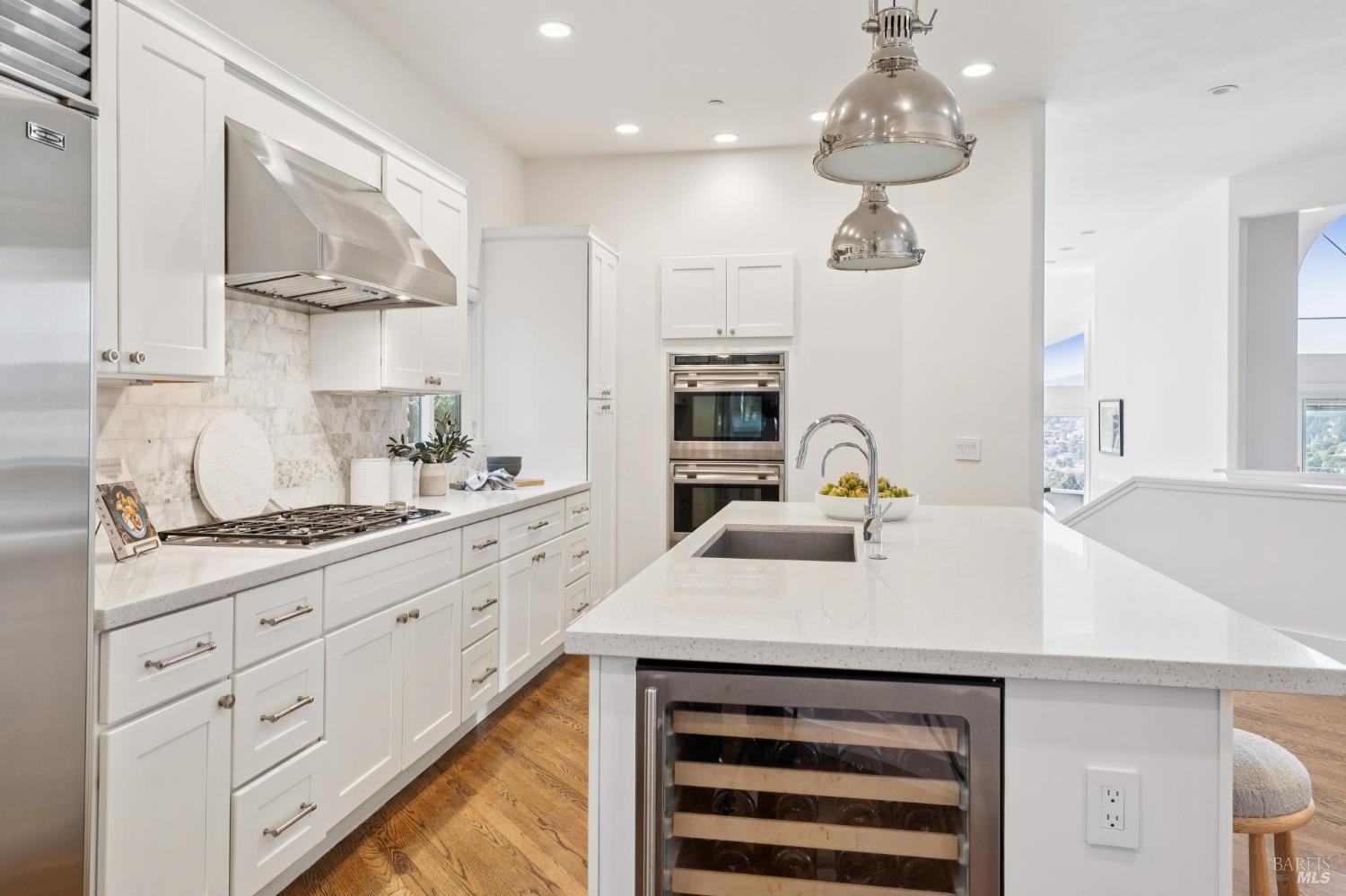 Detail Gallery Image 15 of 51 For 13 Upper Cecilia Way, Tiburon,  CA 94920 - 4 Beds | 3/1 Baths