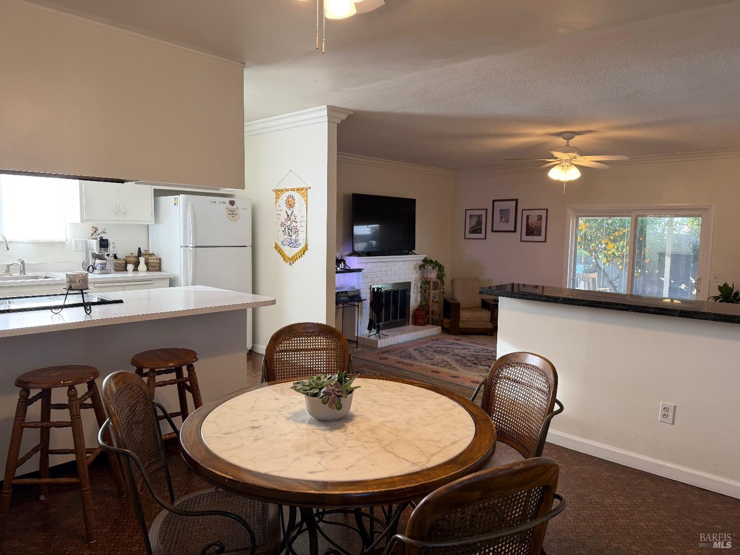 Detail Gallery Image 7 of 19 For 611 Willrush St, Santa Rosa,  CA 95404 - 4 Beds | 2 Baths