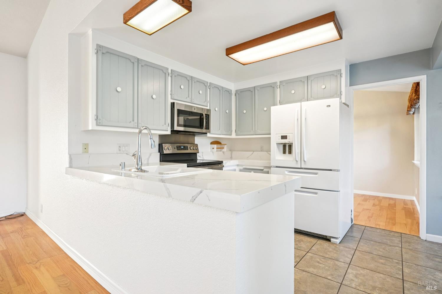 Detail Gallery Image 15 of 49 For 324 Woodside Cir, Vacaville,  CA 95688 - 3 Beds | 2 Baths