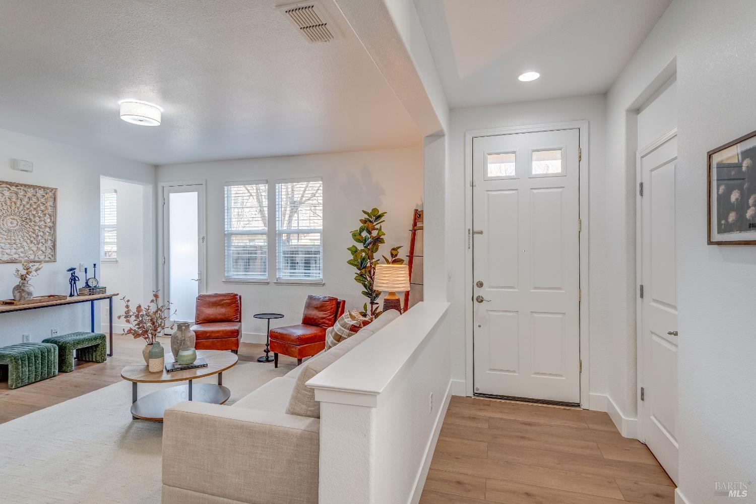 Detail Gallery Image 8 of 38 For 1660 Glenmore Dr, Fairfield,  CA 94533 - 4 Beds | 2/1 Baths